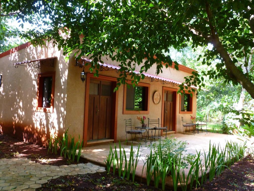 The Flycatcher Inn Retreat Hotel Santa Elena Esterno foto